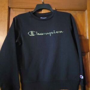Boys Youth Size Large Champion Sweatshirt with Black with Camo